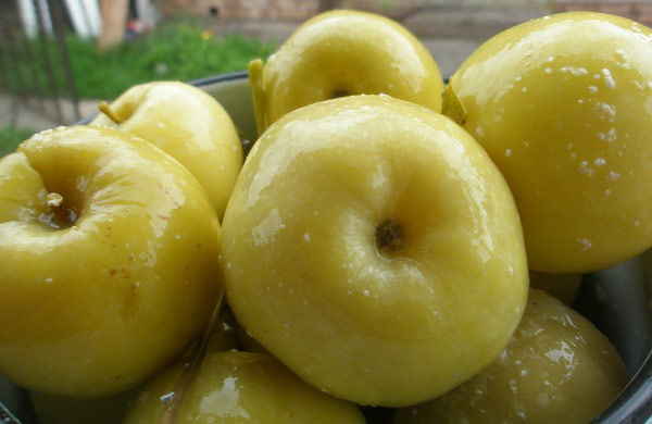 Рецепт Простые моченые яблоки. Приготовление 

блюда