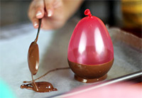 Приготовление Шоколадные формочки для Пудинга из надувных шариков блюда