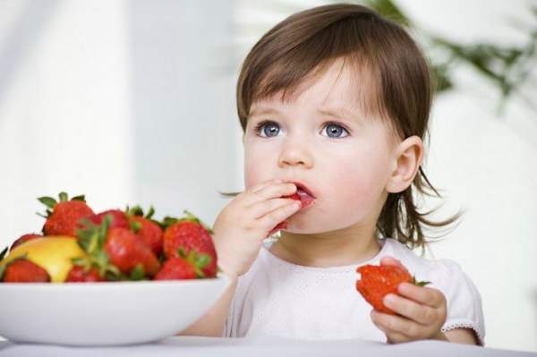 Правила летнего питания для детей: советы диетологов