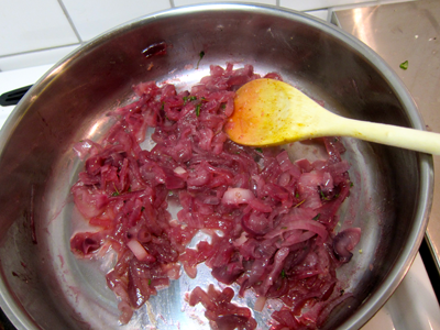 Антрекот из свинины с красным карамелизованным луком