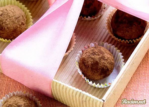 Рецепт Шоколадные трюфельные конфеты с миндалем. Приготовление 

блюда