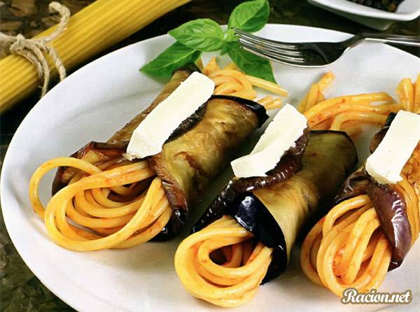 Рецепт Роллы из баклажанов со спагетти и сыром. Приготовление 

блюда
