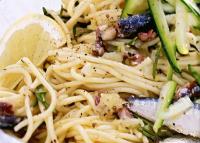 Приготовление Спагетти с сардинами и свежими цукини блюда