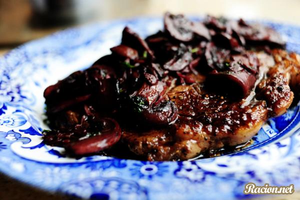 Рецепт Мясо с грибами в винном соусе. Приготовление 

блюда