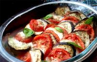 Приготовление Баклажаны с помидорами и сыром моцарелла блюда