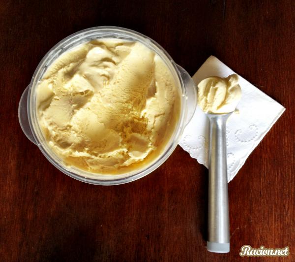 Классическое мороженое с ванилью