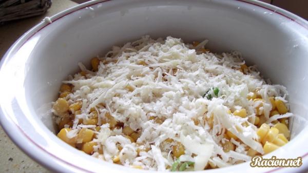 Салат из кукурузы и ананасов Салат из кукурузы и ананасов