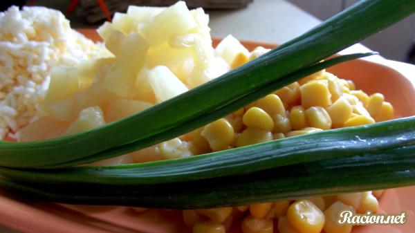 Салат из кукурузы и ананасов Салат из кукурузы и ананасов
