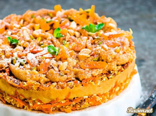 Рецепт Сыроедческий веганский морковный торт с 