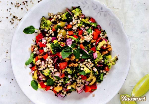 Рецепт Овощной салат с зеленой гречкой. Приготовление 

блюда