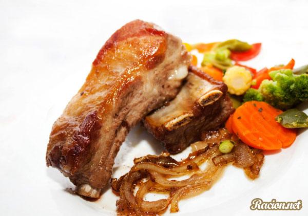 Рецепт Свиные ребрышки под соусом гриль с картофелем. Приготовление 

блюда
