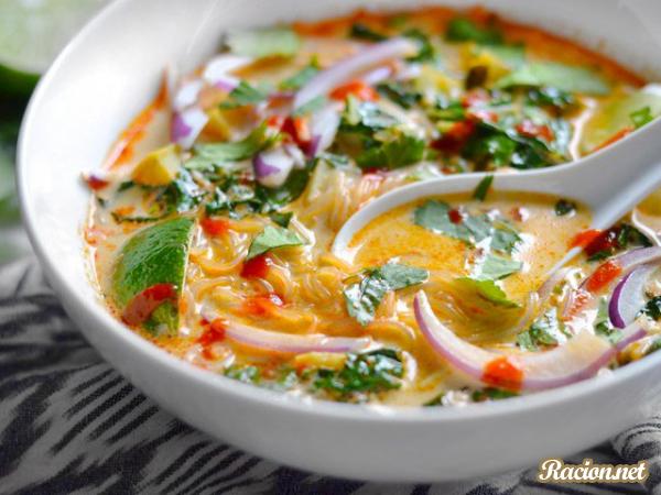 Тайский овощной суп карри