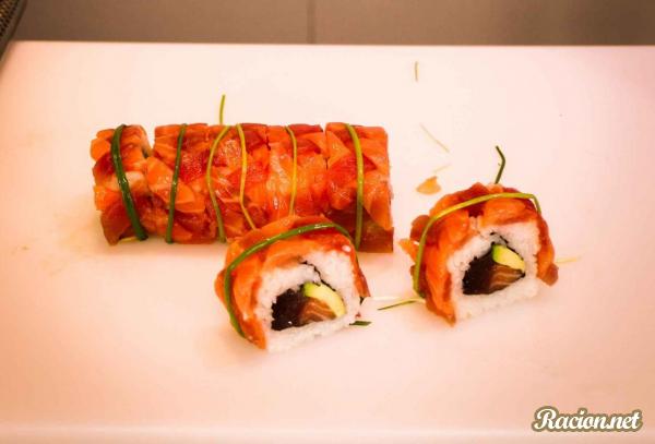 Рецепт Суши ролл с лососем и тунцом. Приготовление 

блюда